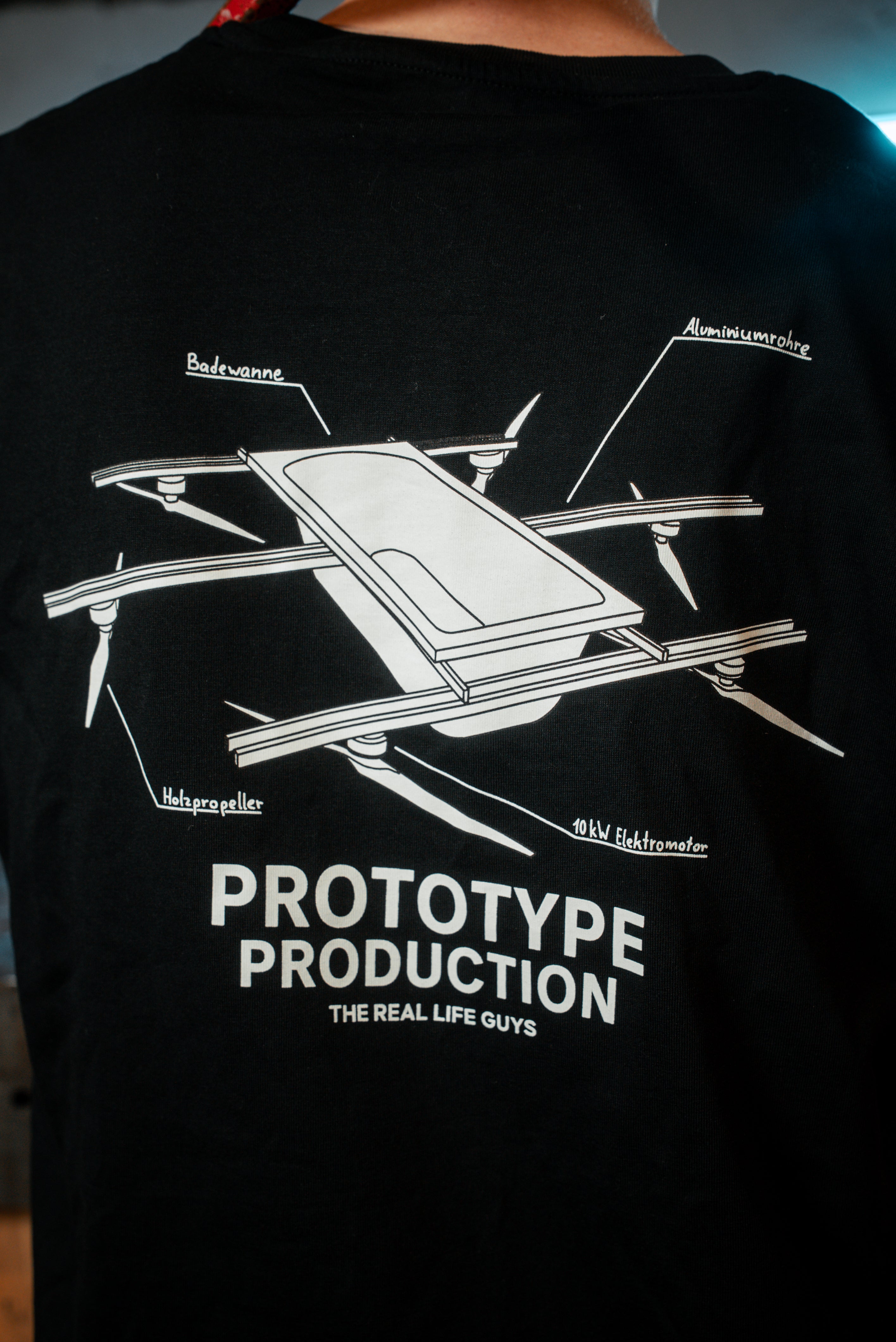 Fliegende Badewanne T-Shirt