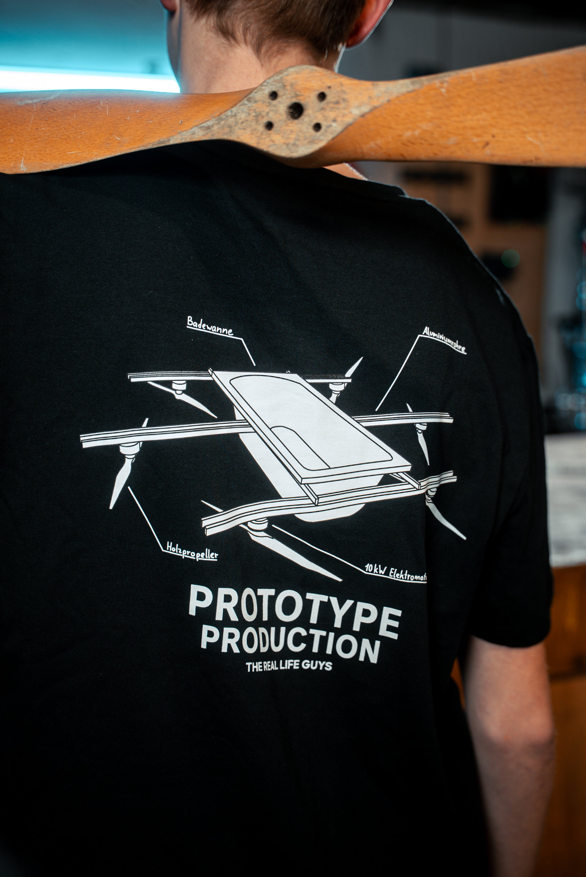 Fliegende Badewanne T-Shirt